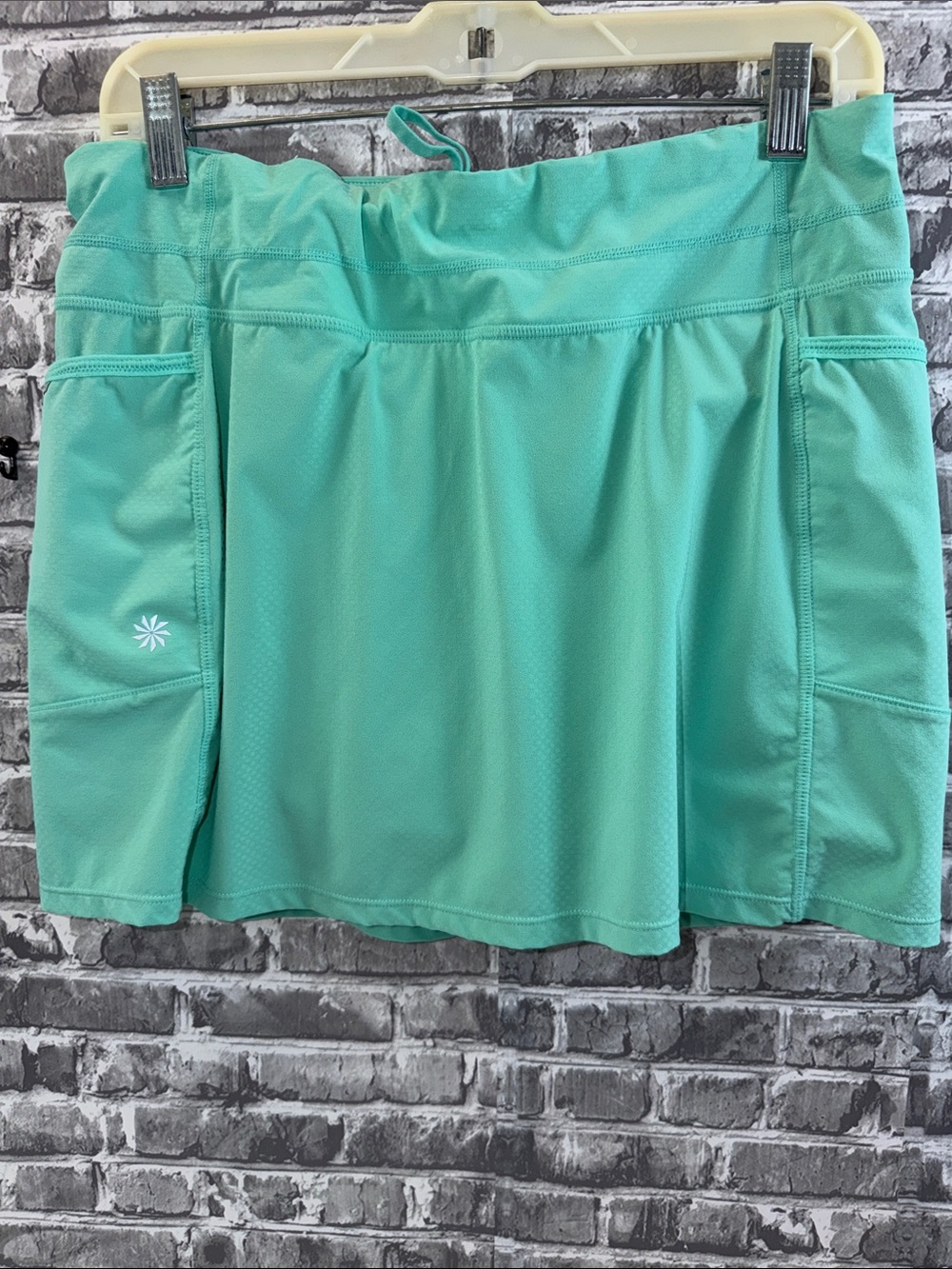 Athleta Mint Green Athletic Skort with Side Pockets